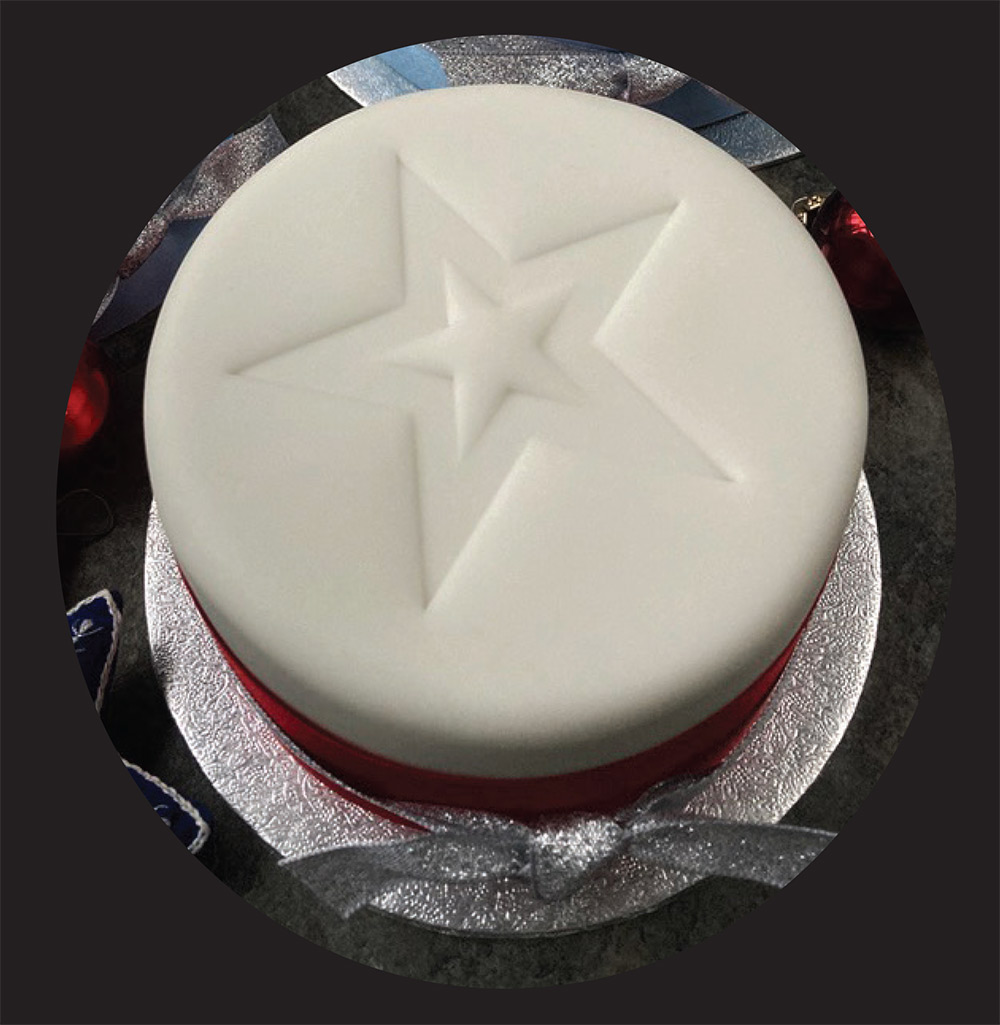 Beautiful gluten free Christmas Cakes. Moist and dark, made with organic fruit and Appleton Jamaica rum. Lightly sweetened, no added sugar. Choose from five delicious recipes. These luxury gluten free fruitcakes are the perfect Christmas gift, ideal for sharing with friends and family. All my Christmas cakes are glutenfree. Dairy free, egg free and vegan Christmas also available. Delivered by post to UK and abroad, delivery by hand available in London. 